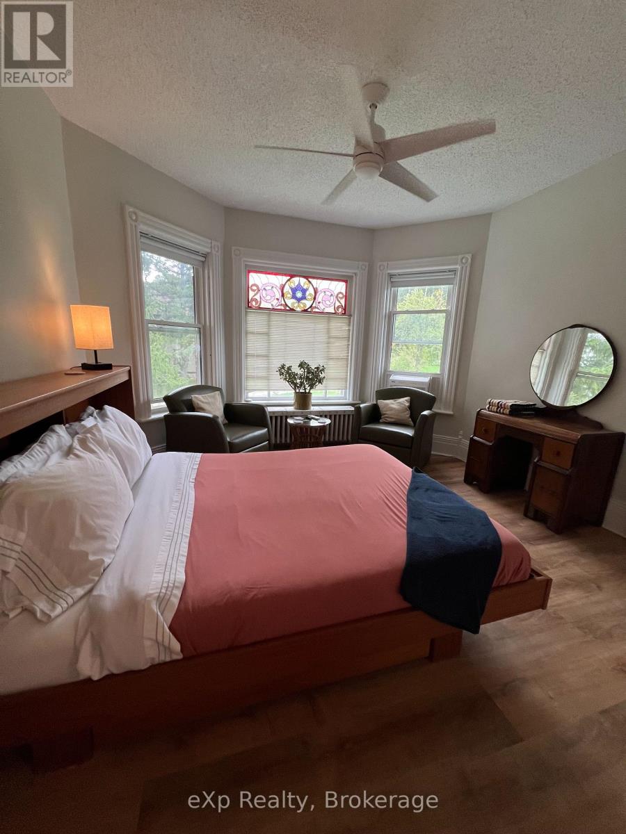 703 Frank Street, South Bruce Peninsula, Ontario  N0H 2T0 - Photo 7 - X12431420