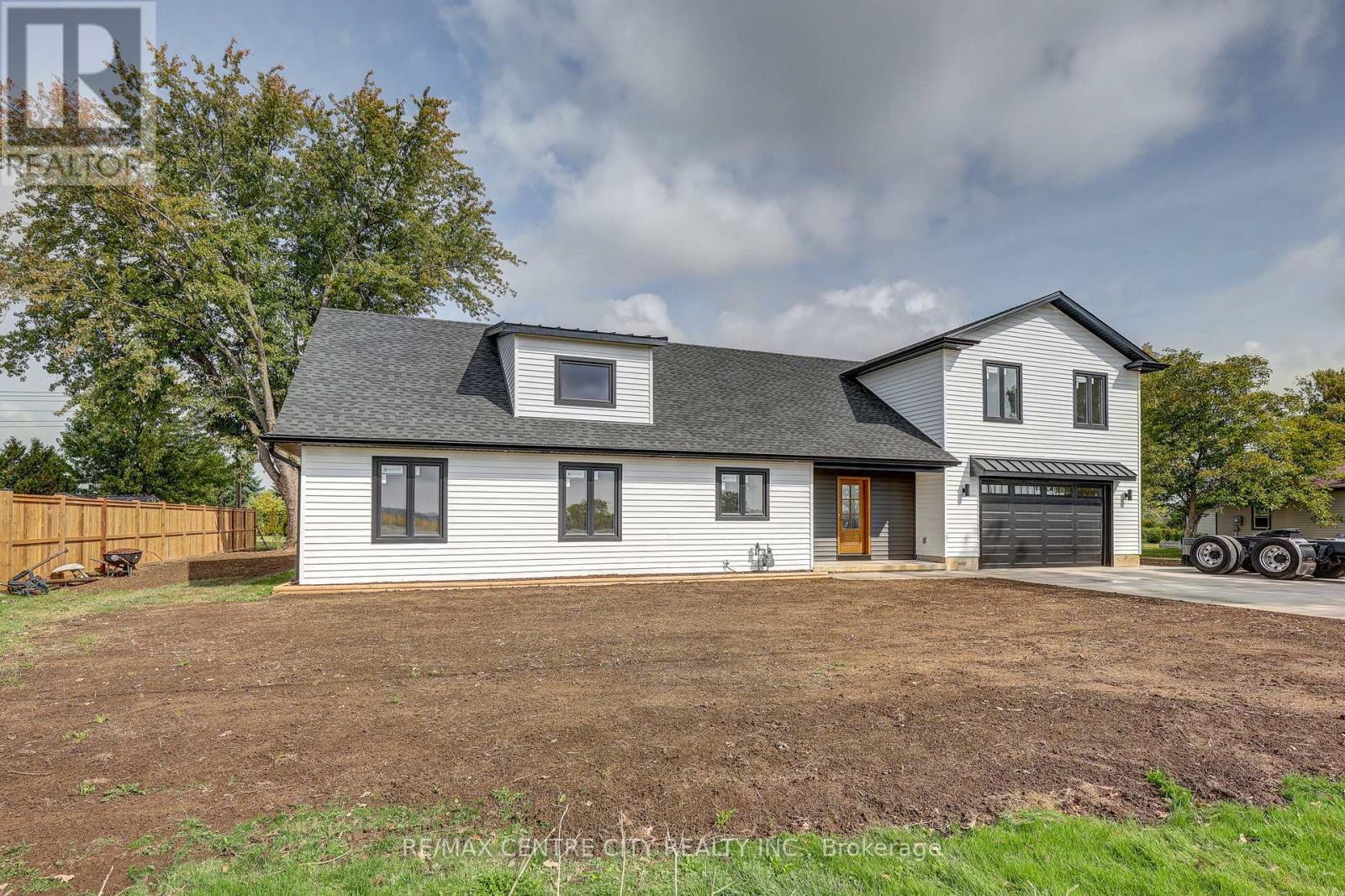 45118 Talbot Line, Central Elgin, Ontario  N5P 3S7 - Photo 2 - X12431424