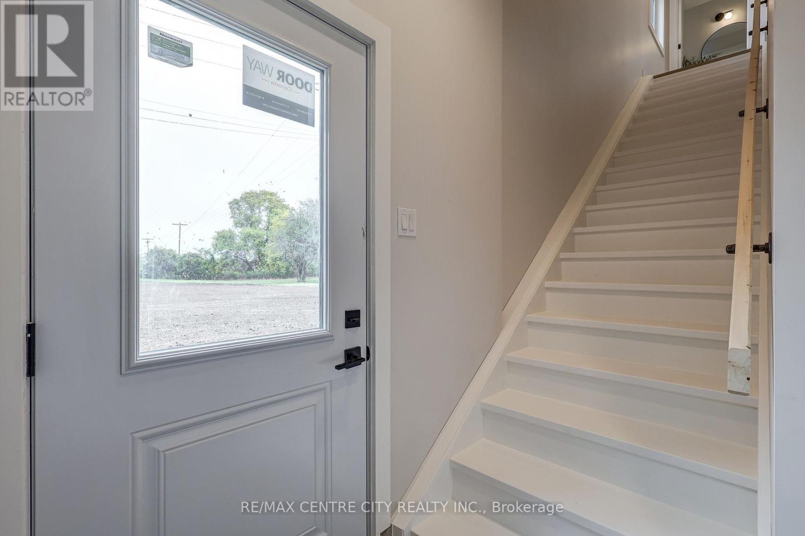 45118 Talbot Line, Central Elgin, Ontario  N5P 3S7 - Photo 22 - X12431424