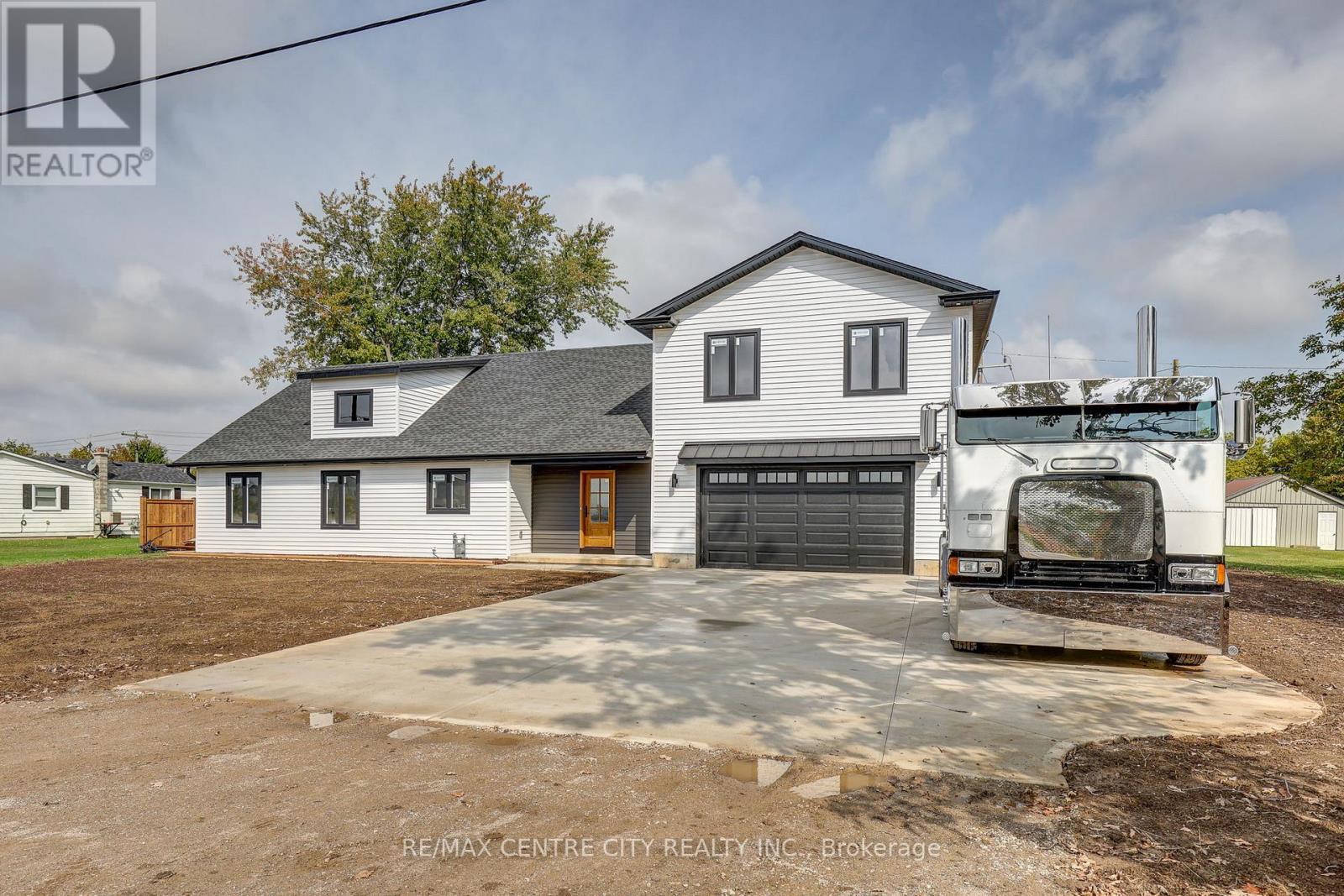 45118 Talbot Line, Central Elgin, Ontario  N5P 3S7 - Photo 3 - X12431424