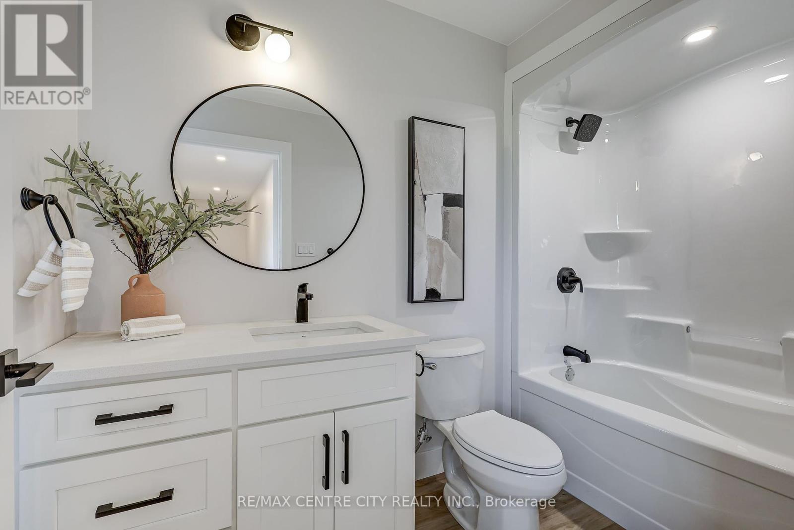45118 Talbot Line, Central Elgin, Ontario  N5P 3S7 - Photo 39 - X12431424