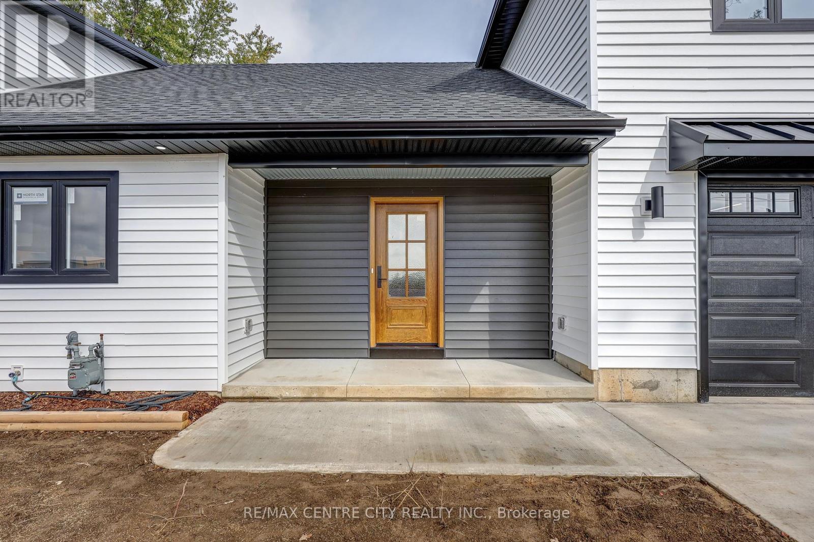 45118 Talbot Line, Central Elgin, Ontario  N5P 3S7 - Photo 5 - X12431424