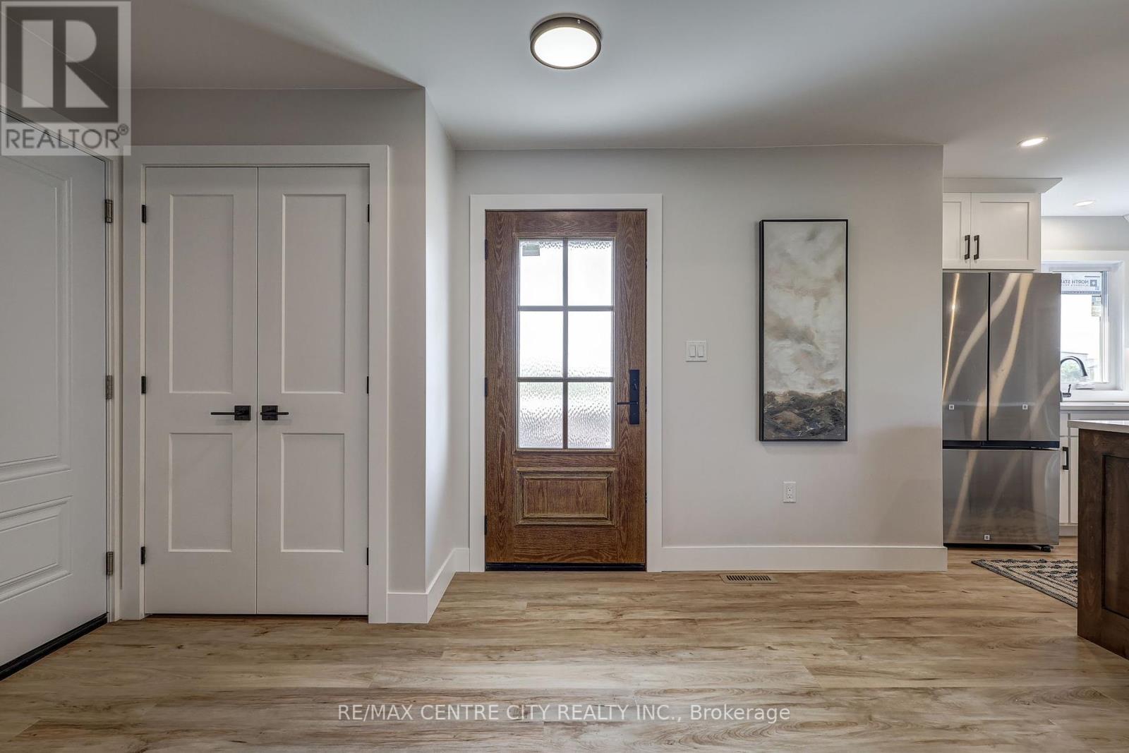 45118 Talbot Line, Central Elgin, Ontario  N5P 3S7 - Photo 6 - X12431424