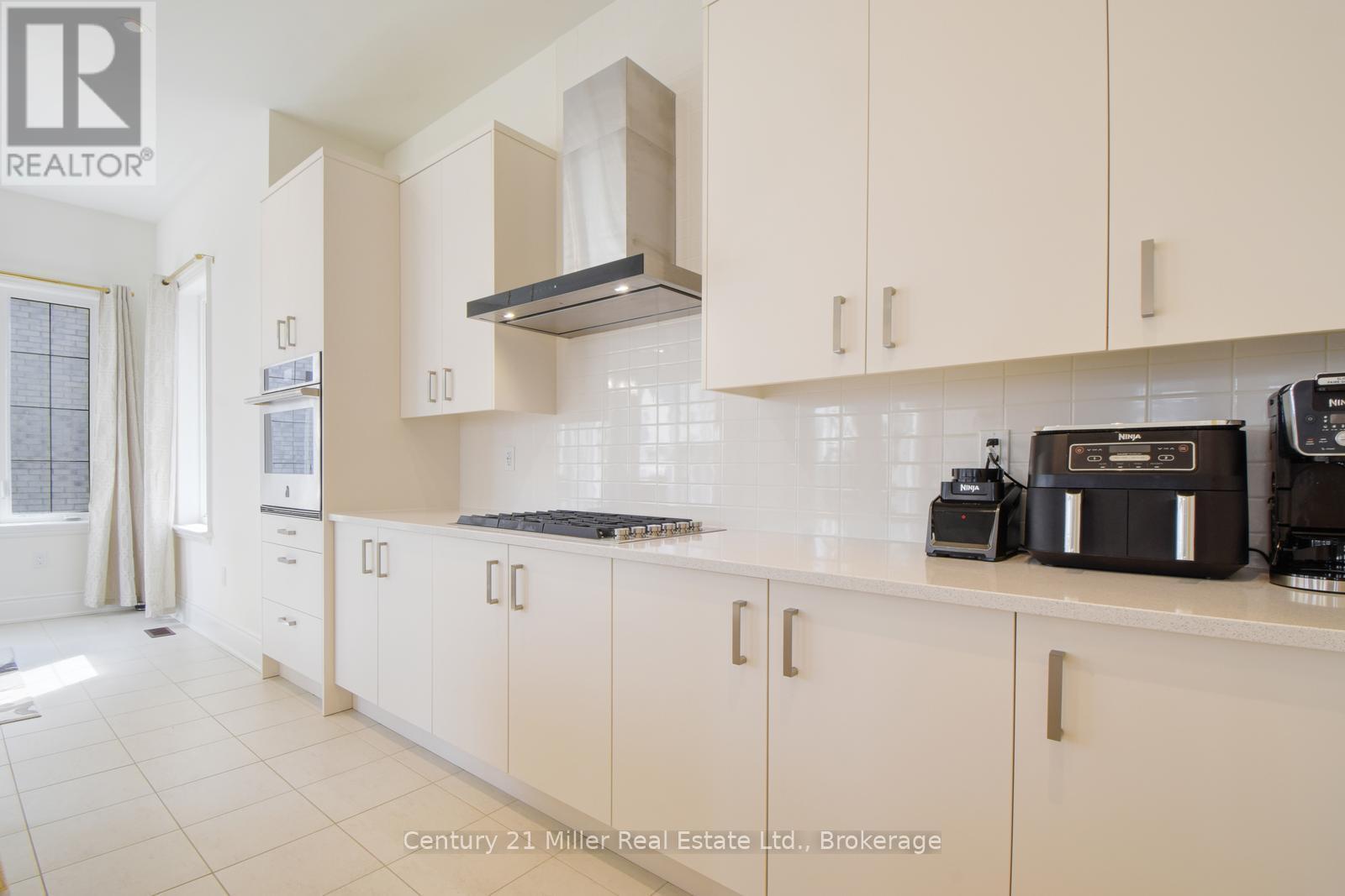 2368 Edward Leaver Trail, Oakville, Ontario  L6M 5M7 - Photo 22 - W12431418