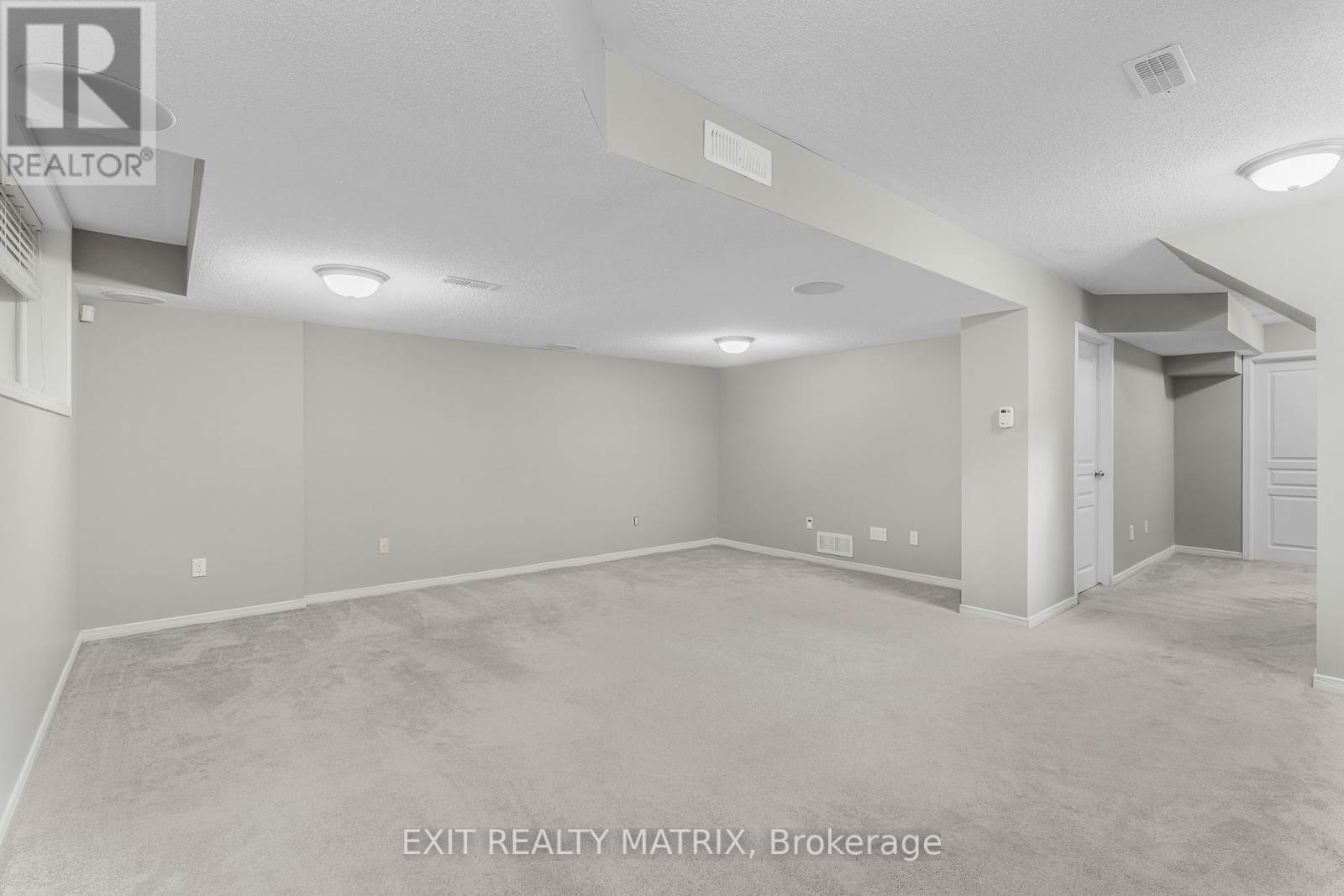 441 June Court, Ottawa, Ontario  K1W 0C9 - Photo 29 - X12431408