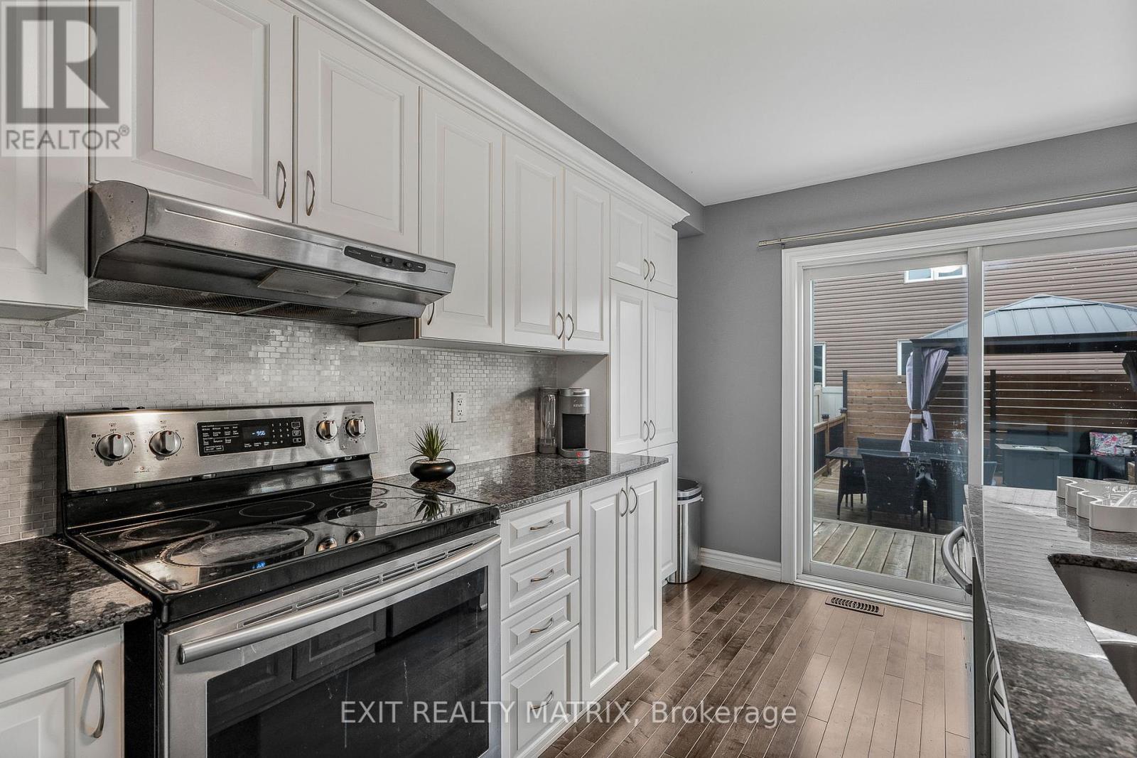 700 Magnolia Street, Ottawa, Ontario  K4A 3W4 - Photo 16 - X12431412