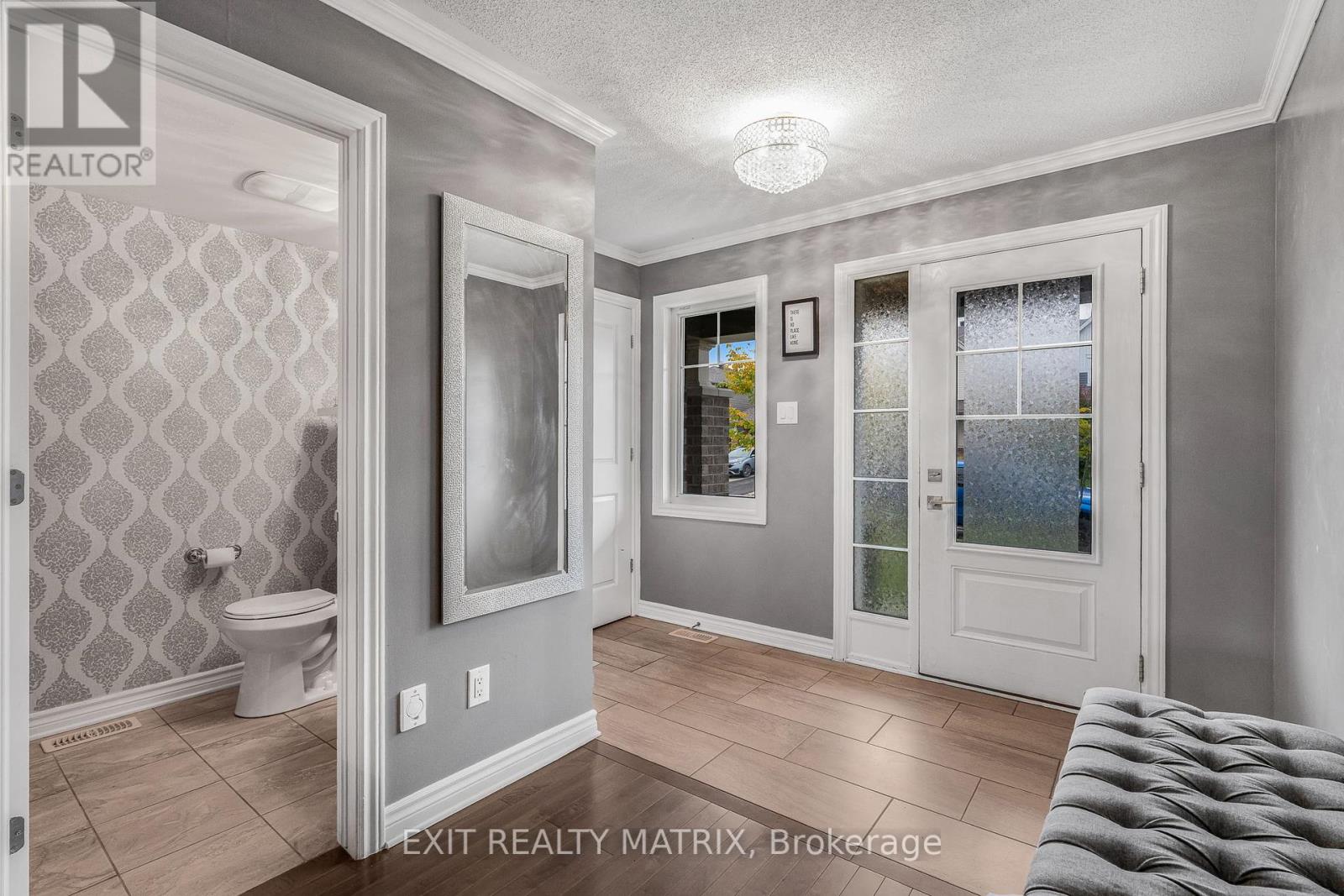 700 Magnolia Street, Ottawa, Ontario  K4A 3W4 - Photo 2 - X12431412