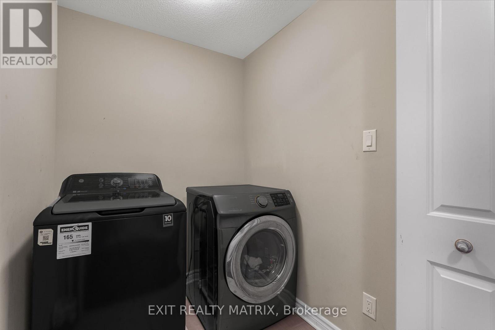 700 Magnolia Street, Ottawa, Ontario  K4A 3W4 - Photo 23 - X12431412