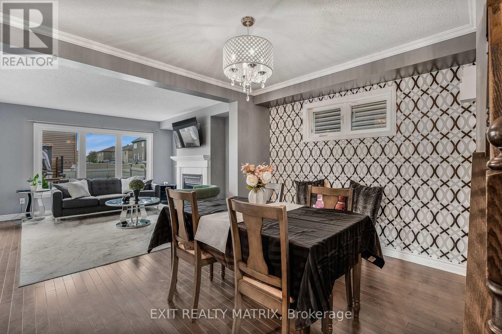 700 Magnolia Street, Ottawa, Ontario  K4A 3W4 - Photo 5 - X12431412