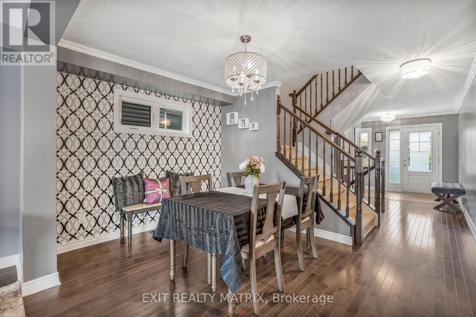 700 Magnolia Street, Ottawa, Ontario  K4A 3W4 - Photo 6 - X12431412