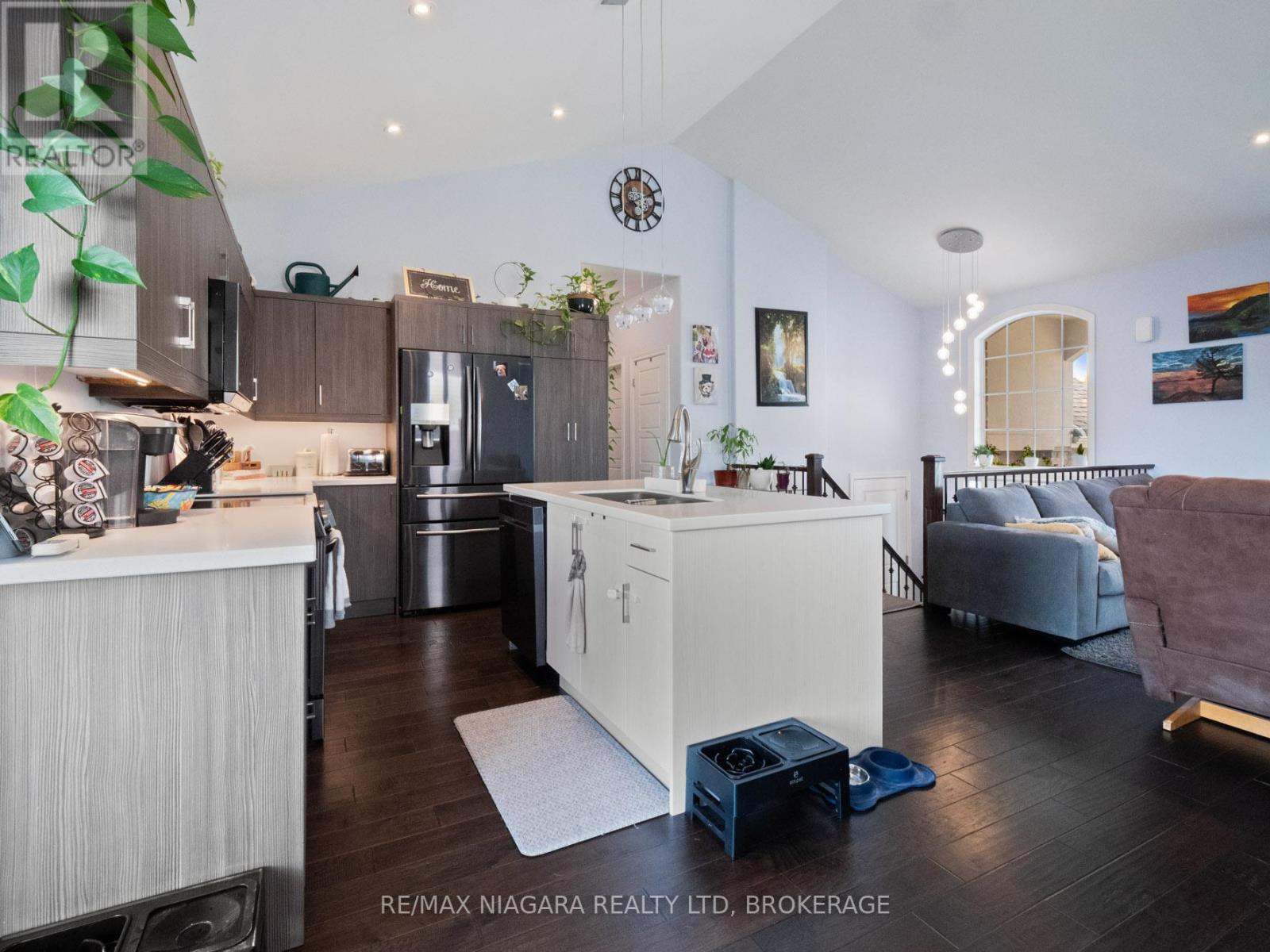 3597 Carver Street, Fort Erie, Ontario  L0S 1S0 - Photo 6 - X12431403