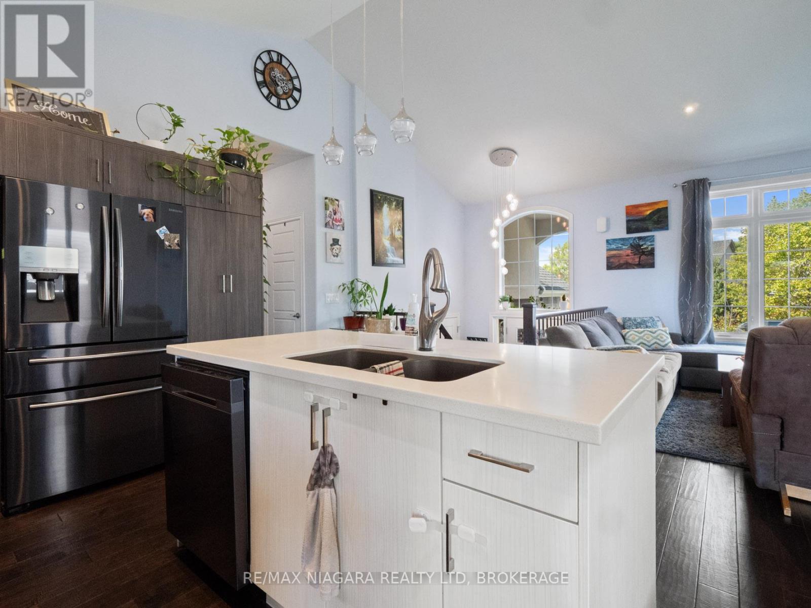 3597 Carver Street, Fort Erie, Ontario  L0S 1S0 - Photo 8 - X12431403