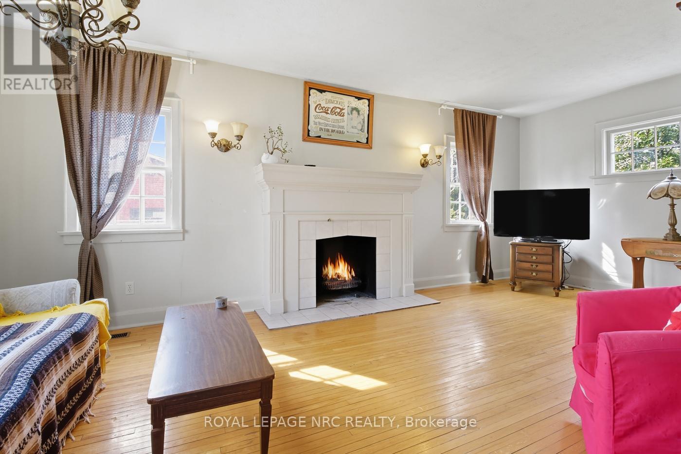 299 First Avenue, Welland (N. Welland), Ontario  L3C 1Z1 - Photo 14 - X12431411