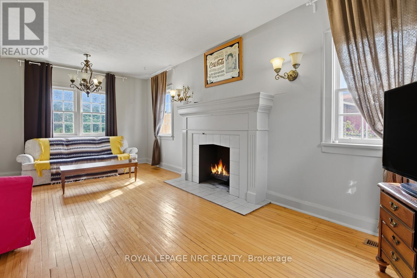 299 First Avenue, Welland (N. Welland), Ontario  L3C 1Z1 - Photo 17 - X12431411