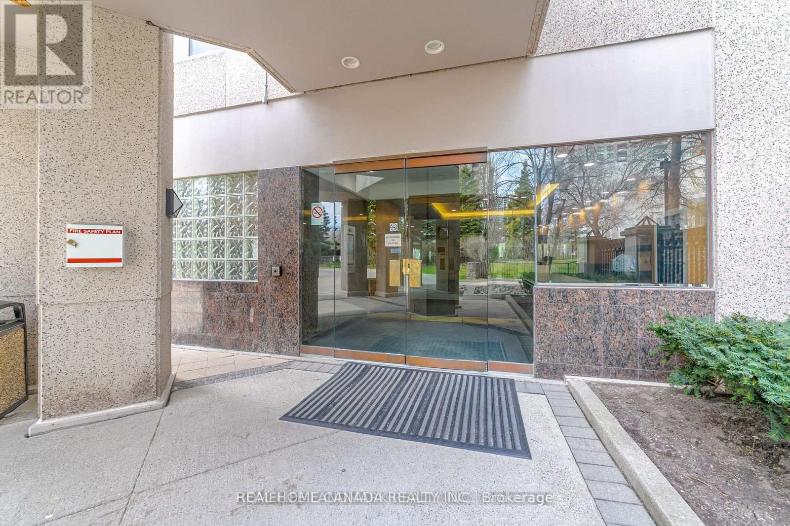 1703 - 18 Hillcrest Avenue, Toronto, Ontario  M2N 6T5 - Photo 2 - C12431394