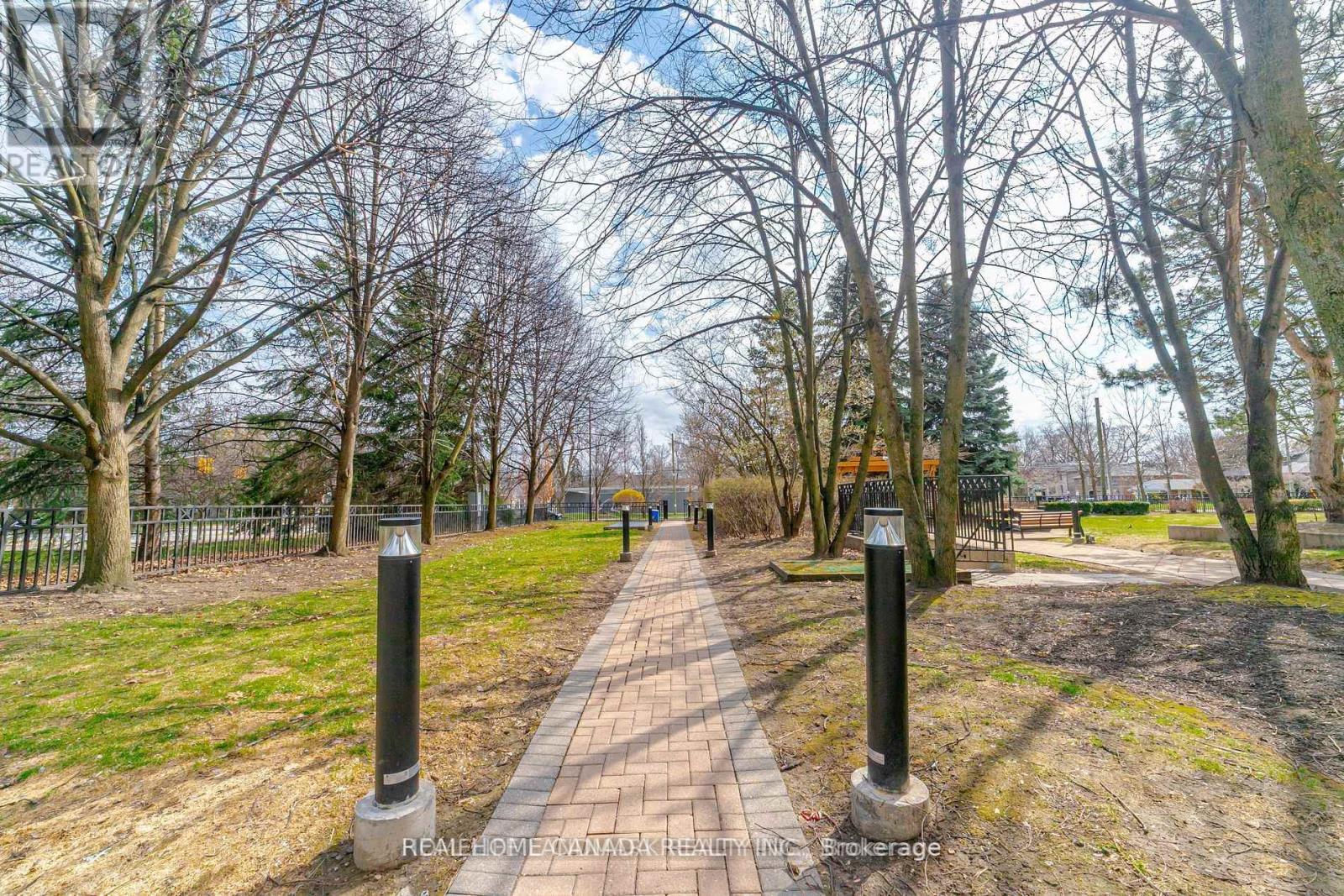 1703 - 18 Hillcrest Avenue, Toronto, Ontario  M2N 6T5 - Photo 4 - C12431394