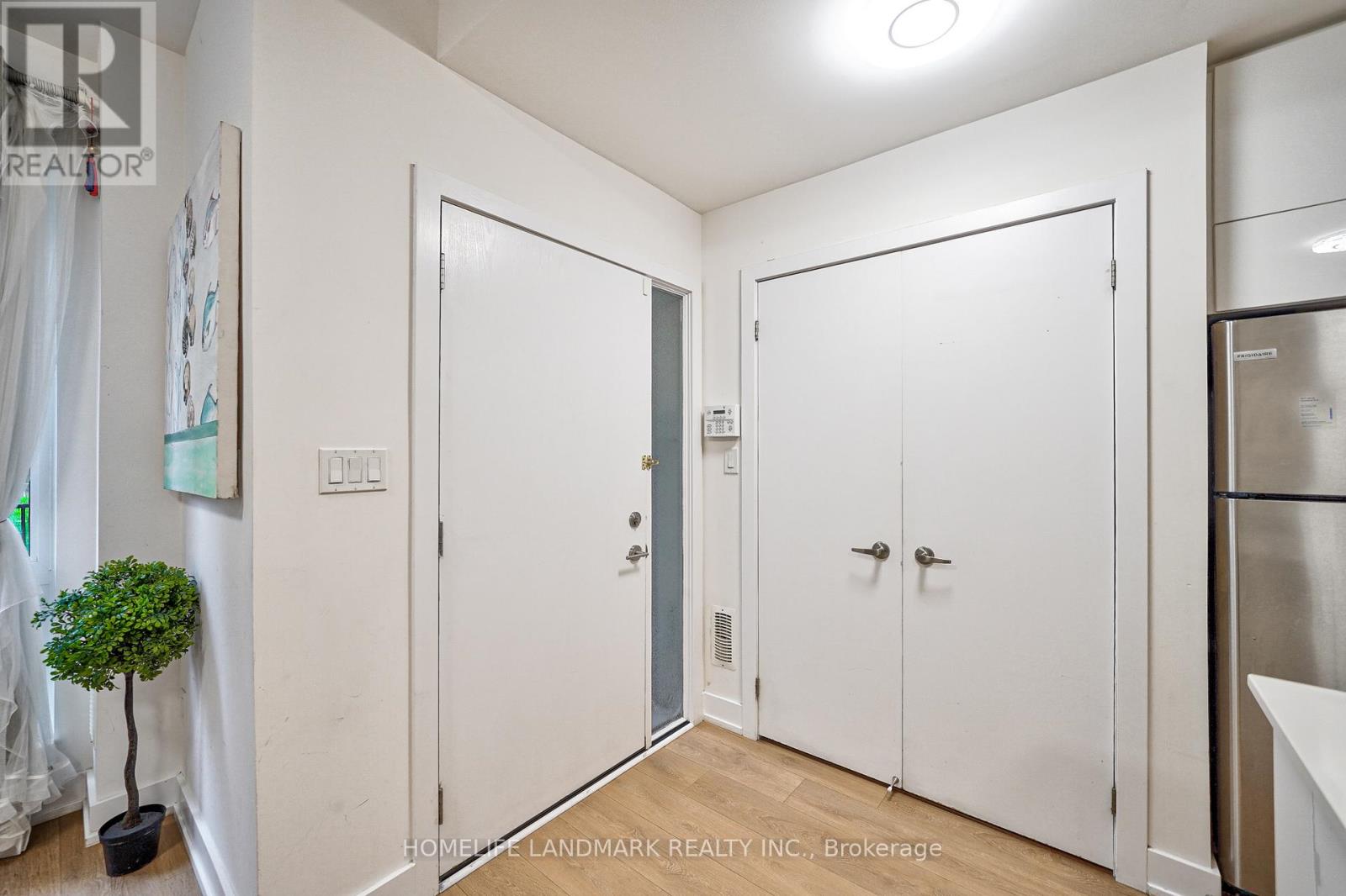 107 - 128 Fairview Mall Drive, Toronto, Ontario  M2J 2Z2 - Photo 4 - C12431398