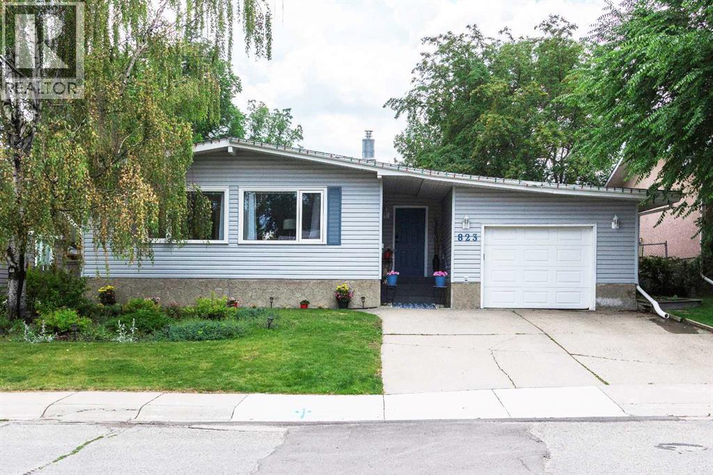 823 Cannell Road SW, Calgary, Alberta
