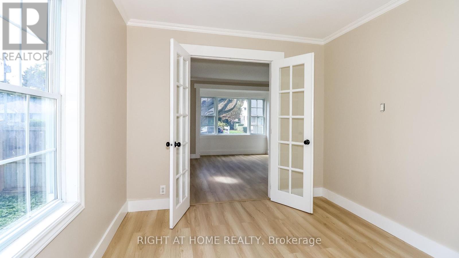11 Newton Street, Barrie, Ontario  L4M 3N2 - Photo 13 - S12431407