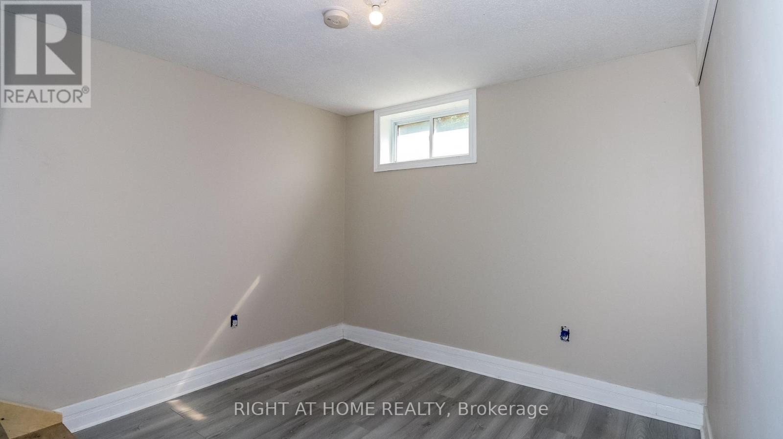 11 Newton Street, Barrie, Ontario  L4M 3N2 - Photo 21 - S12431407