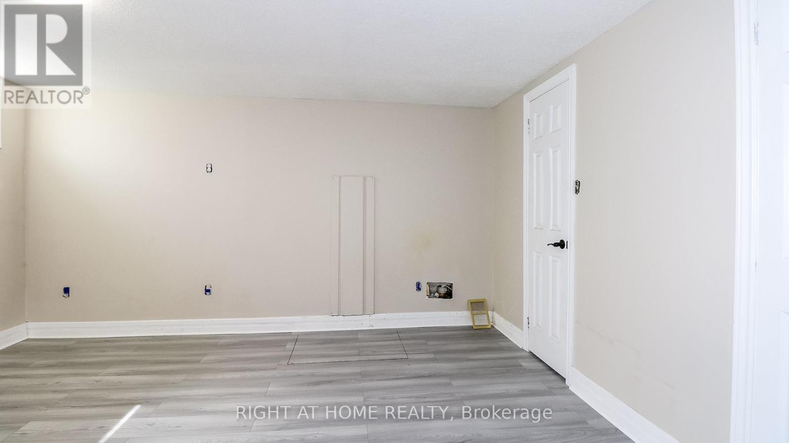 11 Newton Street, Barrie, Ontario  L4M 3N2 - Photo 22 - S12431407