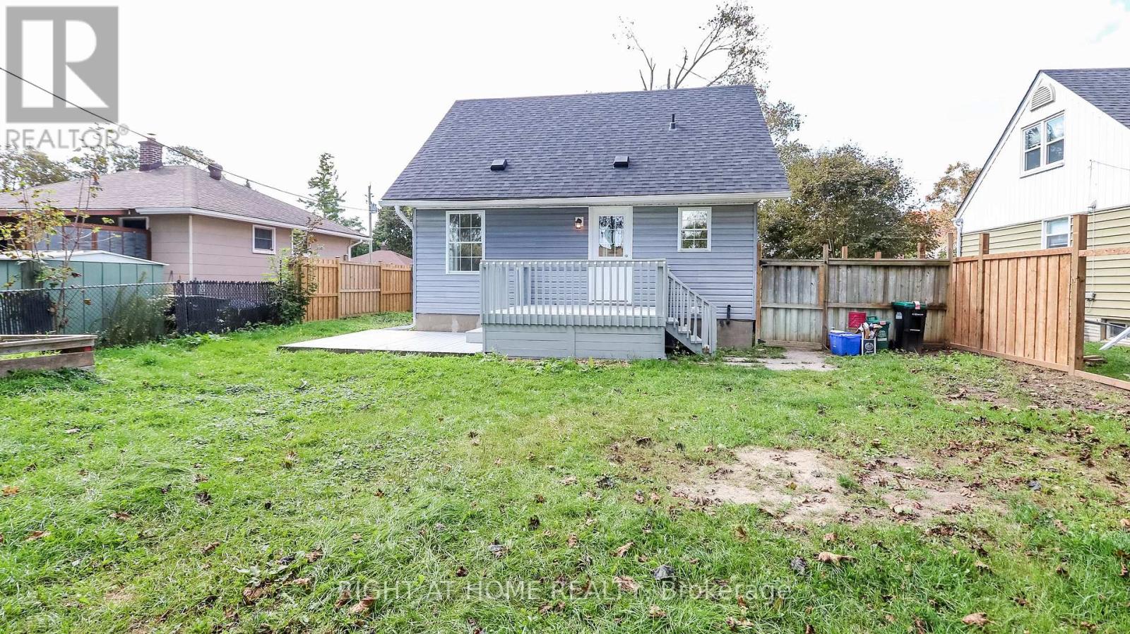 11 Newton Street, Barrie, Ontario  L4M 3N2 - Photo 26 - S12431407