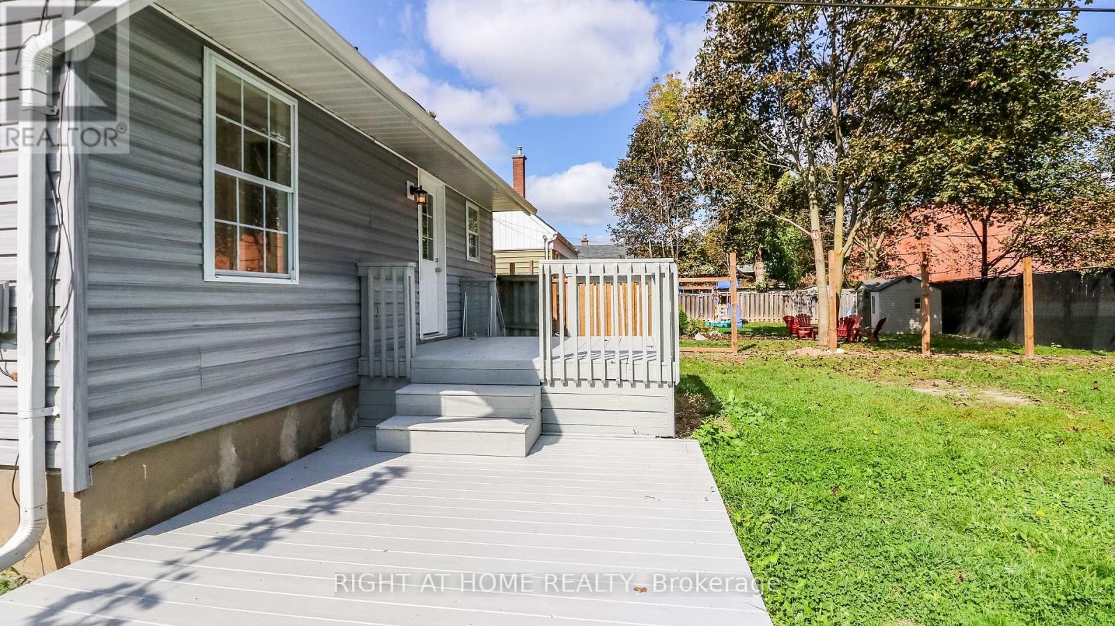 11 Newton Street, Barrie, Ontario  L4M 3N2 - Photo 29 - S12431407