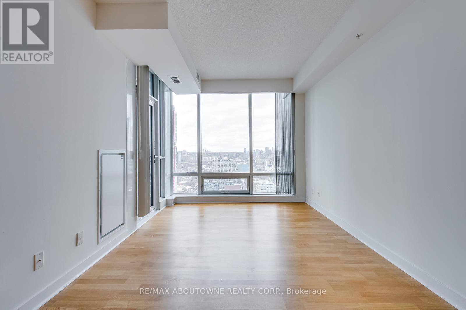 3003 - 295 Adelaide Street W, Toronto, Ontario  M5V 1P7 - Photo 10 - C12431417