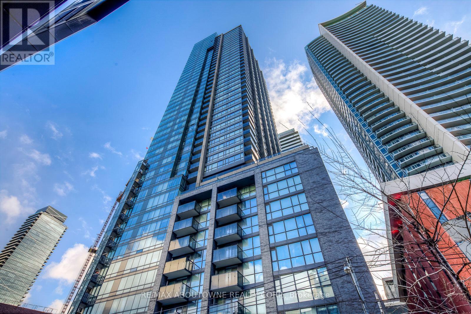 3003 - 295 Adelaide Street W, Toronto, Ontario  M5V 1P7 - Photo 2 - C12431417