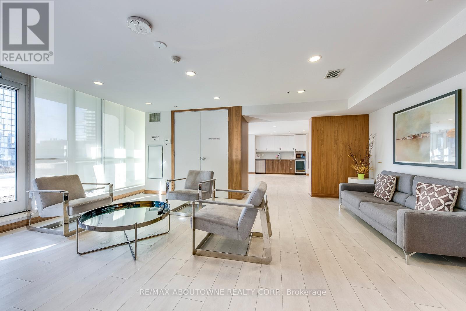 3003 - 295 Adelaide Street W, Toronto, Ontario  M5V 1P7 - Photo 21 - C12431417