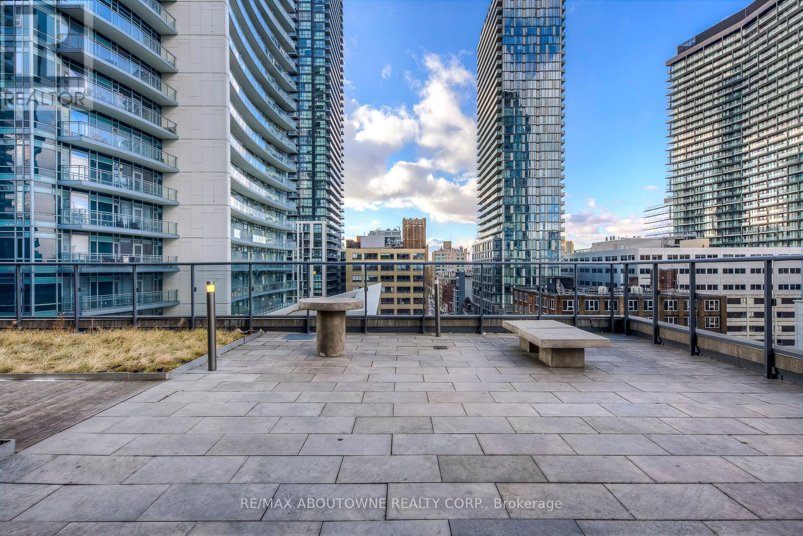 3003 - 295 Adelaide Street W, Toronto, Ontario  M5V 1P7 - Photo 34 - C12431417