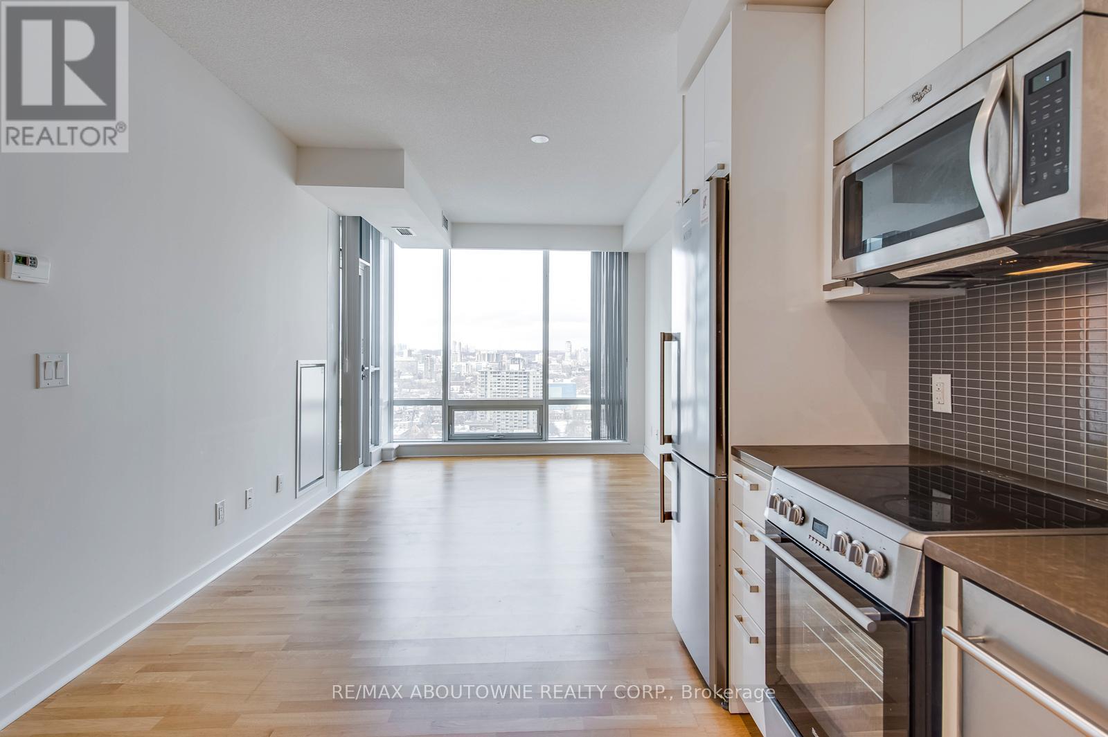 3003 - 295 Adelaide Street W, Toronto, Ontario  M5V 1P7 - Photo 9 - C12431417