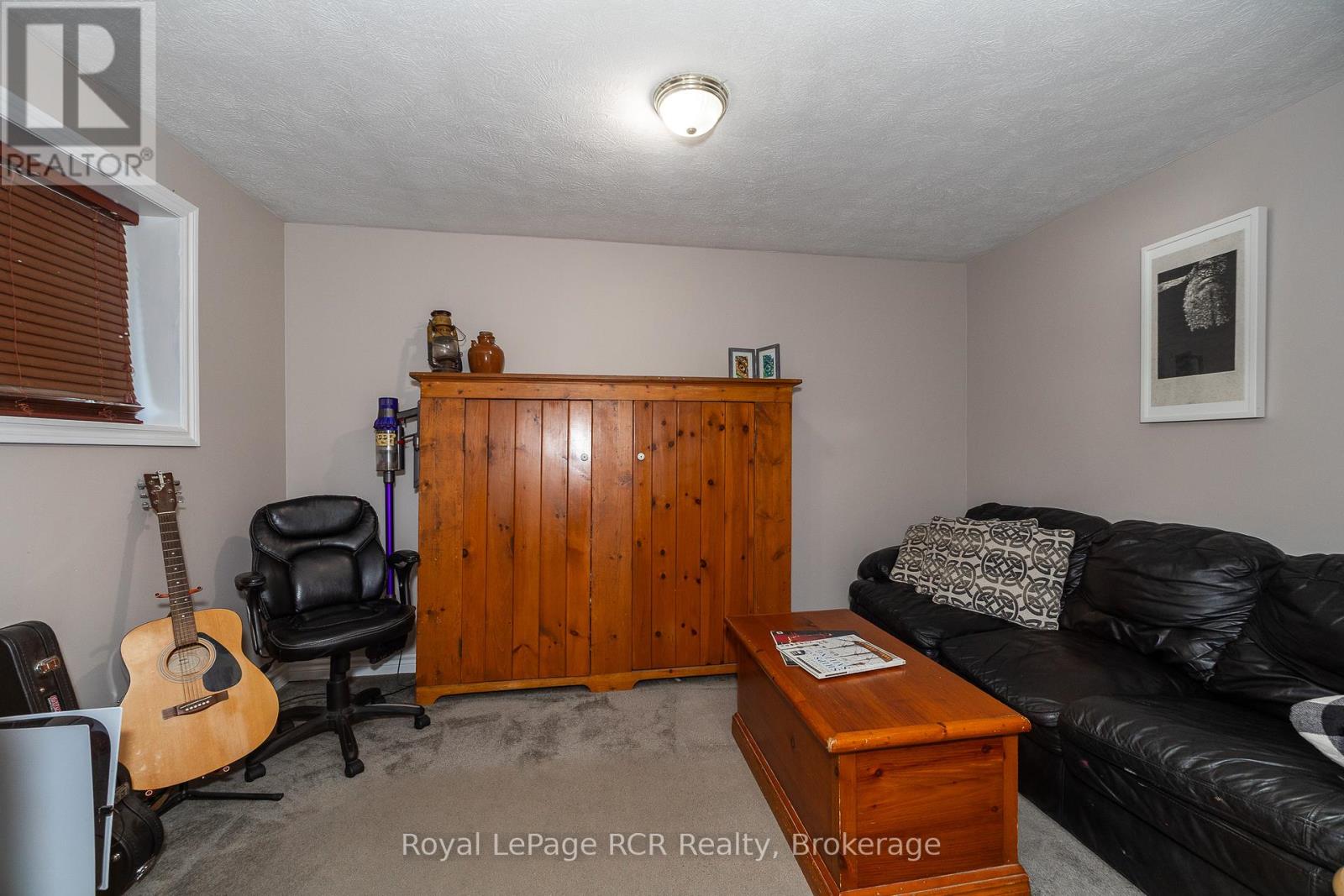 735 5th Avenue E, Owen Sound, Ontario  N4K 2R7 - Photo 10 - X12431445