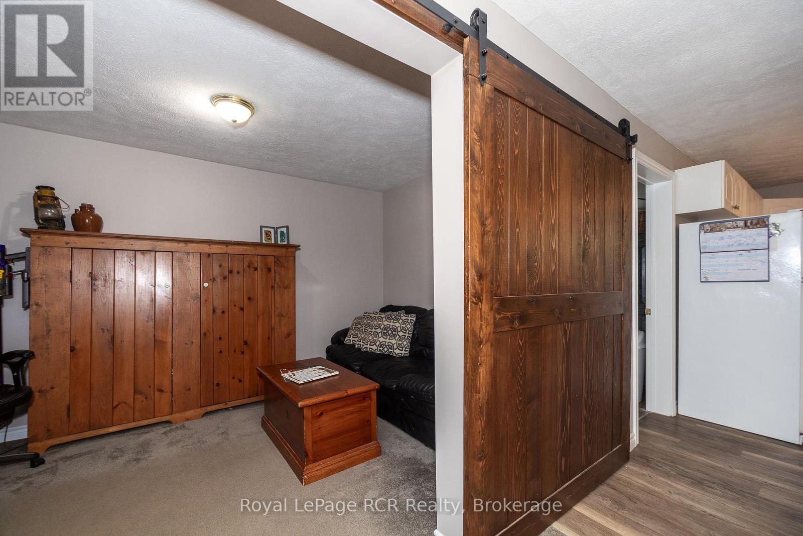 735 5th Avenue E, Owen Sound, Ontario  N4K 2R7 - Photo 11 - X12431445