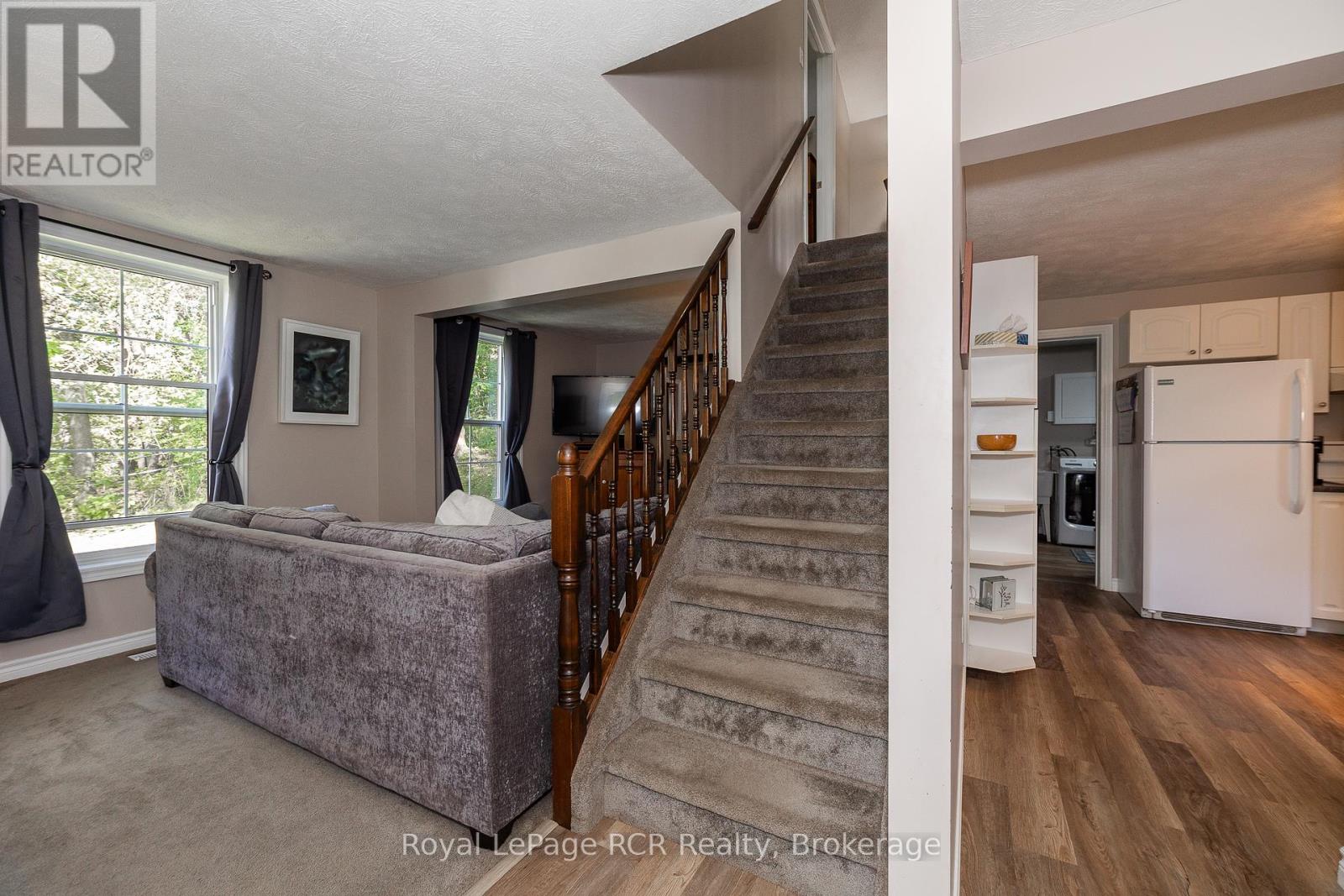 735 5th Avenue E, Owen Sound, Ontario  N4K 2R7 - Photo 12 - X12431445