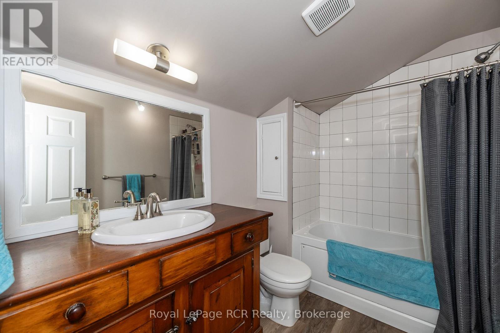 735 5th Avenue E, Owen Sound, Ontario  N4K 2R7 - Photo 23 - X12431445