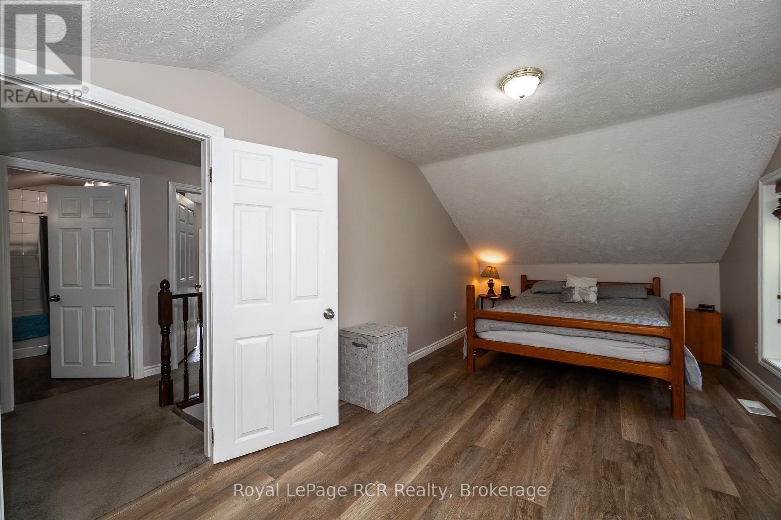 735 5th Avenue E, Owen Sound, Ontario  N4K 2R7 - Photo 26 - X12431445