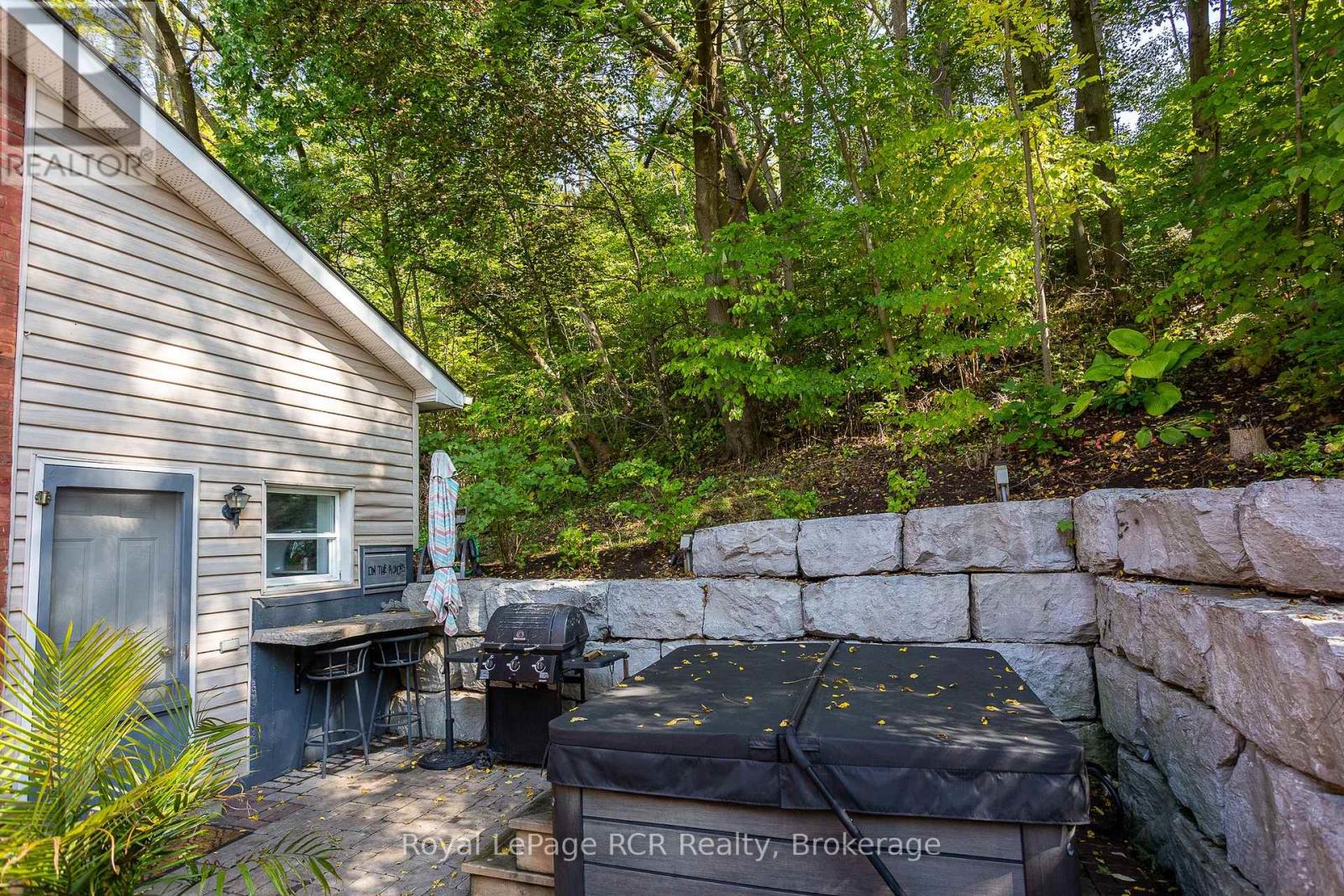 735 5th Avenue E, Owen Sound, Ontario  N4K 2R7 - Photo 33 - X12431445