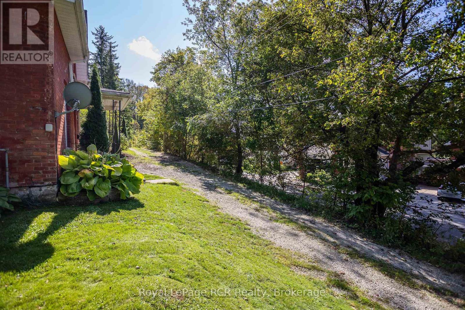 735 5th Avenue E, Owen Sound, Ontario  N4K 2R7 - Photo 38 - X12431445