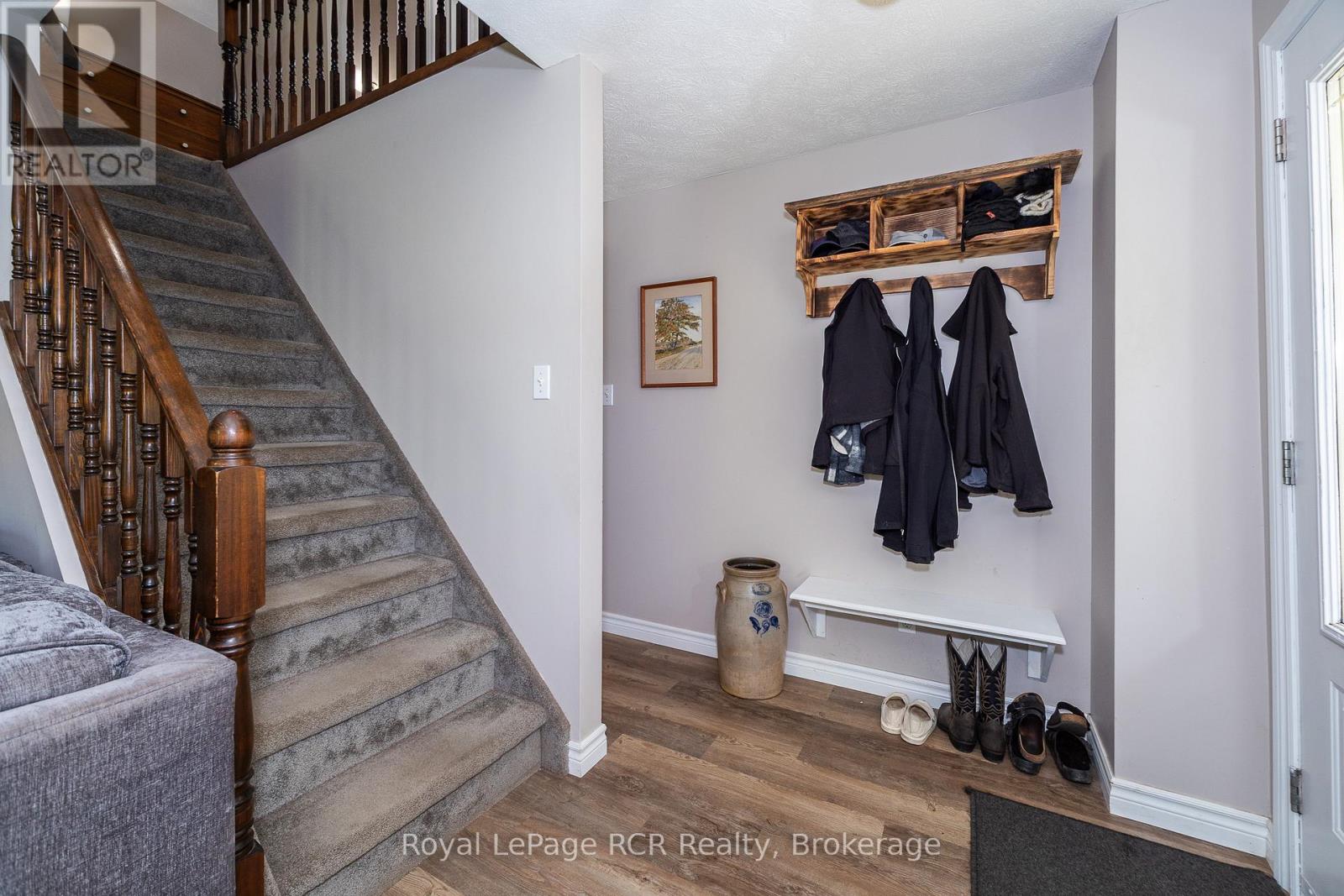 735 5th Avenue E, Owen Sound, Ontario  N4K 2R7 - Photo 4 - X12431445