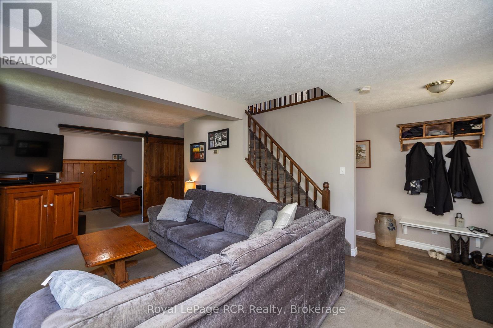 735 5th Avenue E, Owen Sound, Ontario  N4K 2R7 - Photo 5 - X12431445