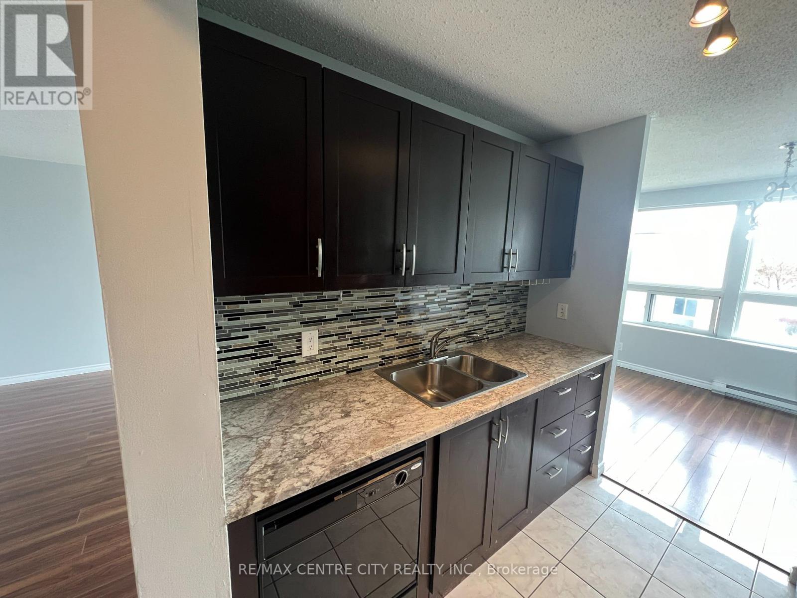 307 - 1445 Huron Street S, London East, Ontario  N5V 2E6 - Photo 3 - X12431459