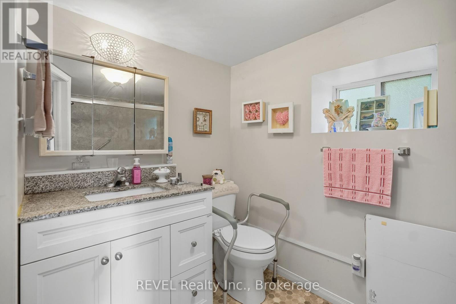 250 Ridge Road N, Fort Erie, Ontario  L0S 1N0 - Photo 18 - X12431439