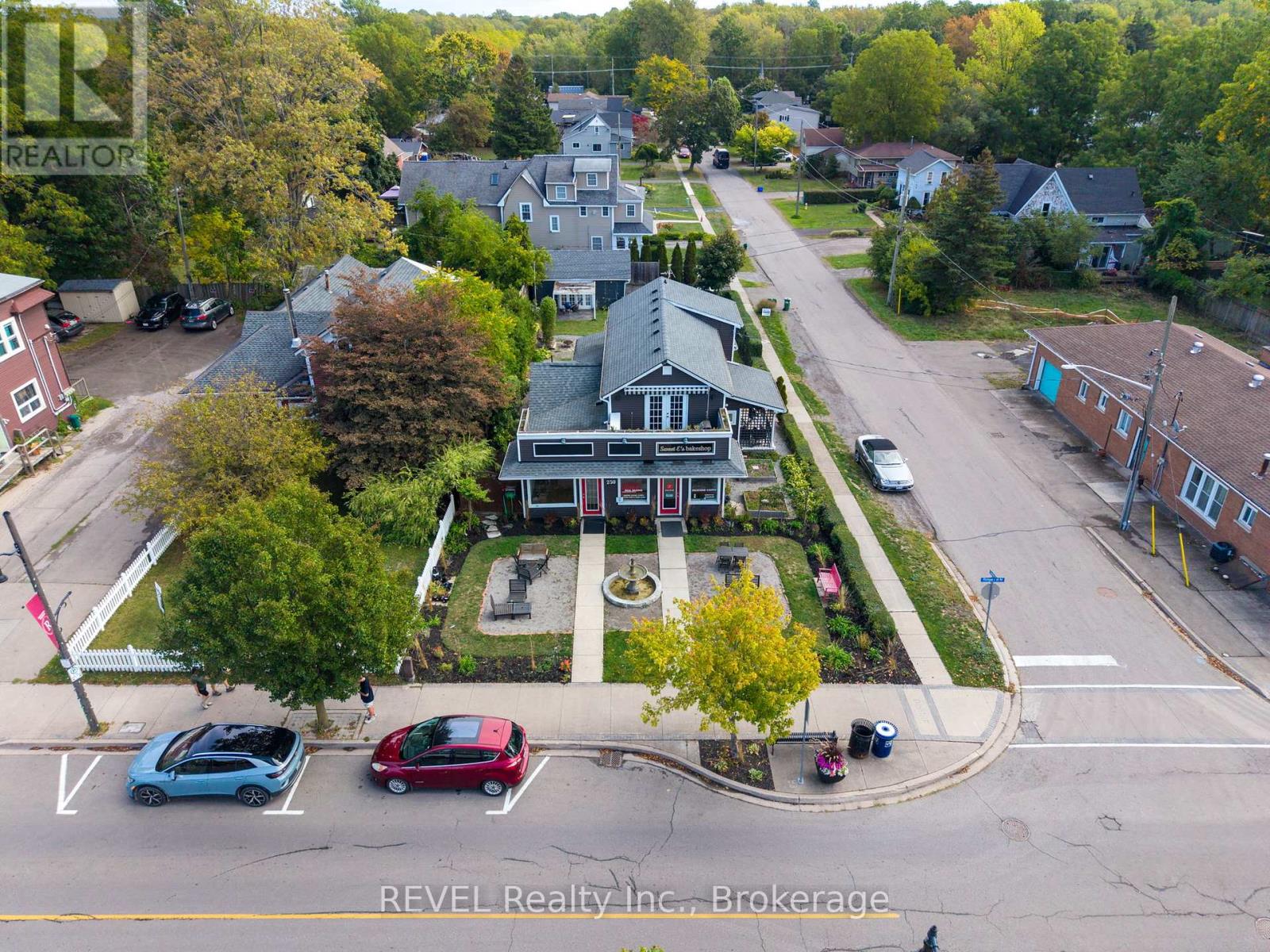250 Ridge Road N, Fort Erie, Ontario  L0S 1N0 - Photo 2 - X12431439