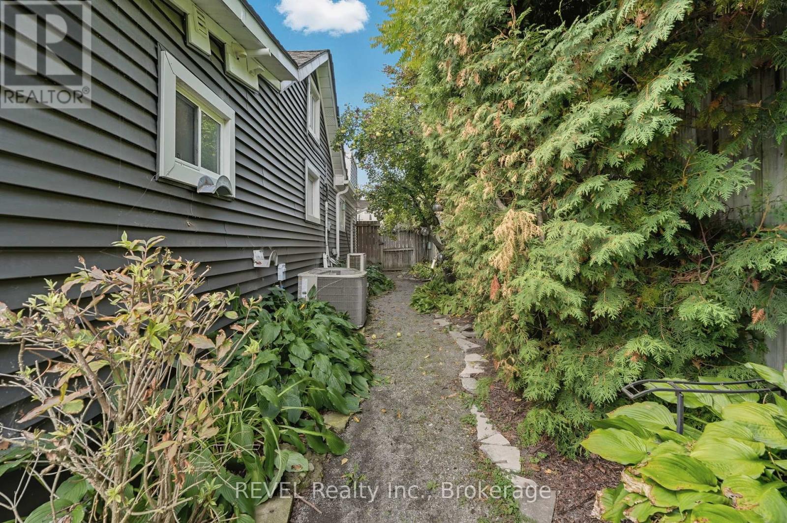 250 Ridge Road N, Fort Erie, Ontario  L0S 1N0 - Photo 38 - X12431439