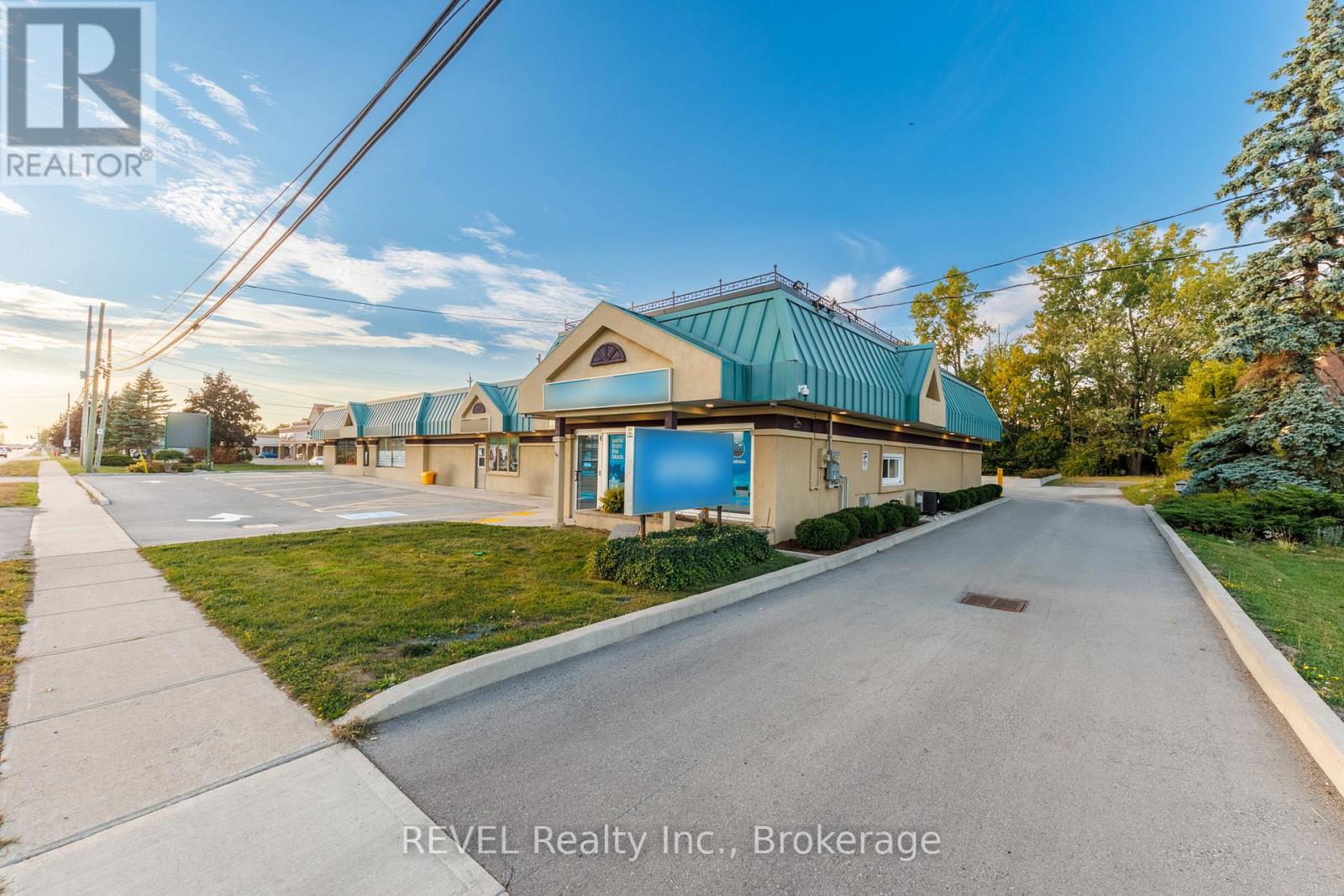 1218-1224 Garrison Road, Fort Erie, Ontario  L2A 1P1 - Photo 4 - X12431440