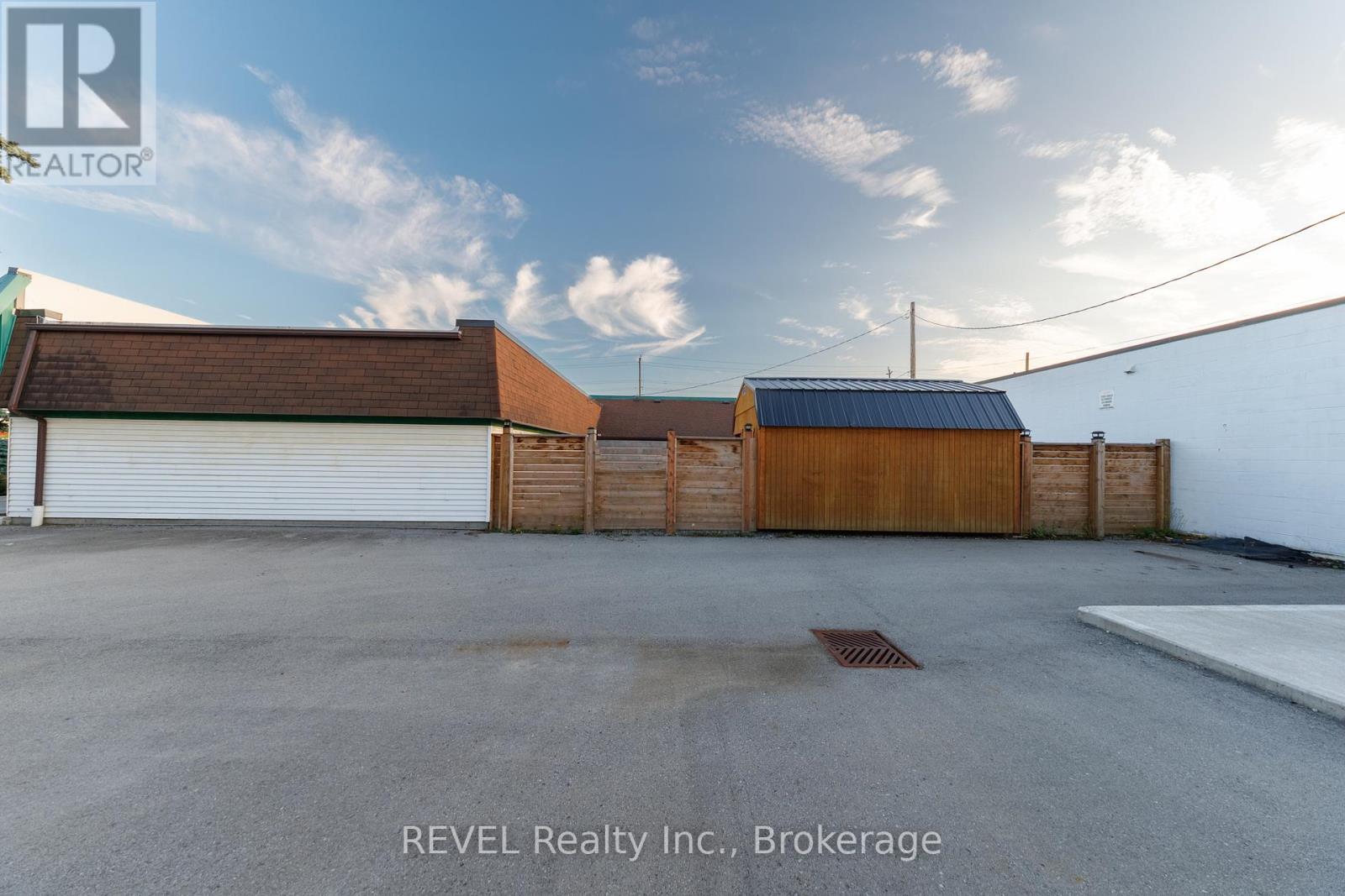 1218-1224 Garrison Road, Fort Erie, Ontario  L2A 1P1 - Photo 8 - X12431440