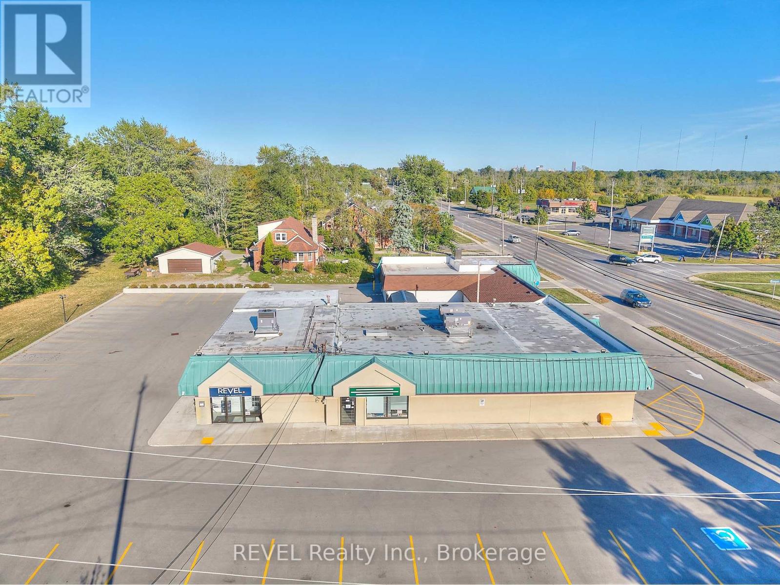 1218-1224 Garrison Road, Fort Erie, Ontario  L2A 1P1 - Photo 9 - X12431440