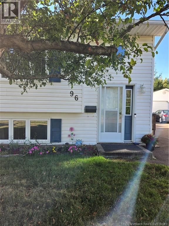 96 Palisade Street, Moncton, New Brunswick  E1A 5K2 - Photo 2 - NB120826