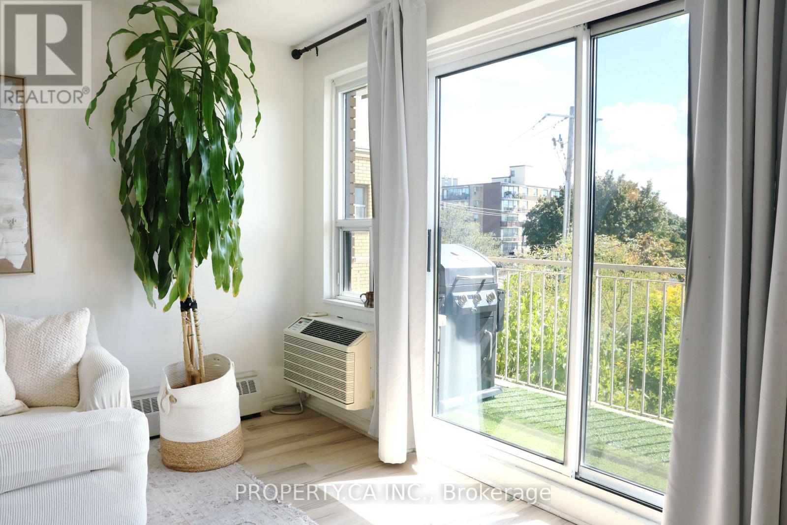 303 - 60 Gulliver Road, Toronto, Ontario  M6M 2M6 - Photo 9 - W12431429